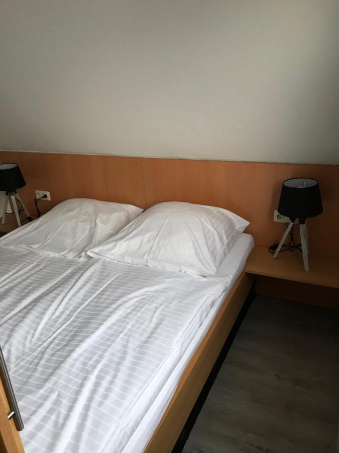 Nordseehotel Benser Hof Am Hafen Bensersiel Esterno foto