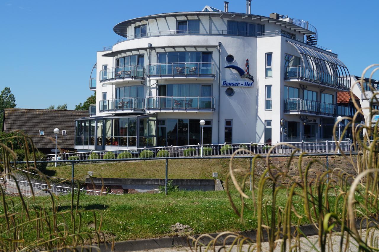 Nordseehotel Benser Hof Am Hafen Bensersiel Esterno foto